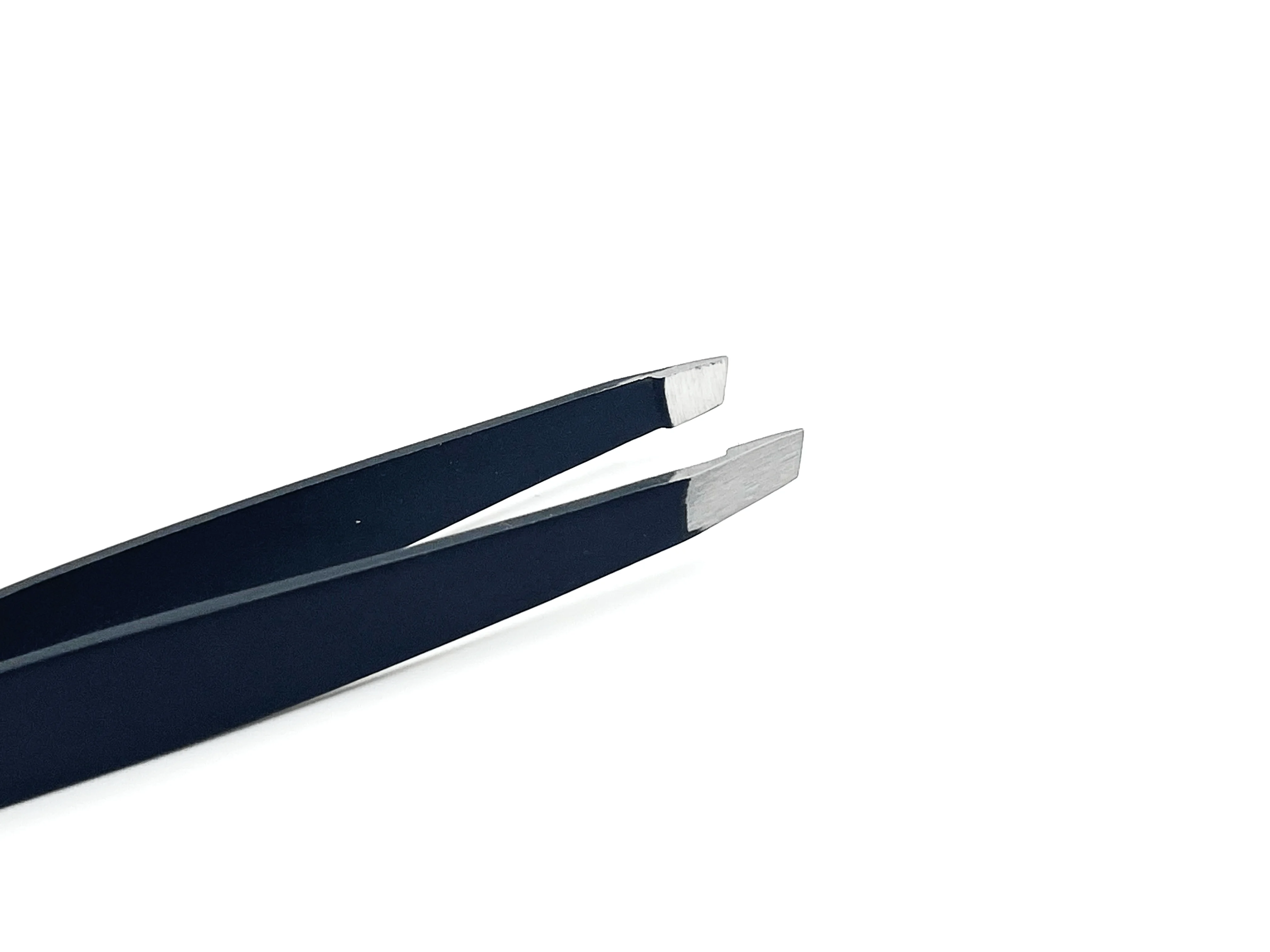 Eyebrow Tweezer Slightly Slanted Tip - Image 2